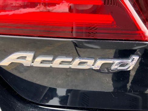 Used 2017 Honda Accord EX-L image 9