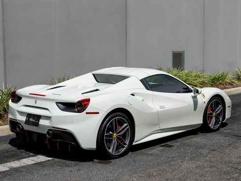 Used 2019 Ferrari 488 Spider RWD image 5