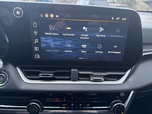 Used 2025 Chevrolet Equinox LT image 24