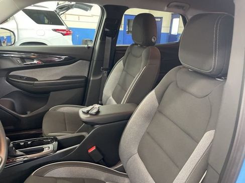 Used 2024 Chevrolet TrailBlazer LT AWD/4WD image 16