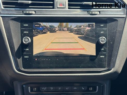 Used 2018 Volkswagen Tiguan SEL Premium AWD/4WD image 22