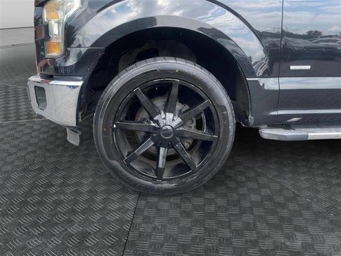 Used 2015 Ford F150 XLT image 14