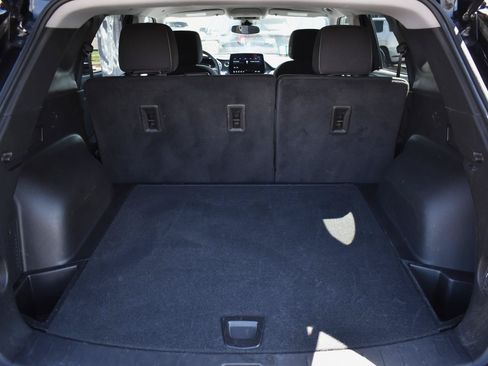 Used 2025 Chevrolet Blazer LT AWD/4WD image 19