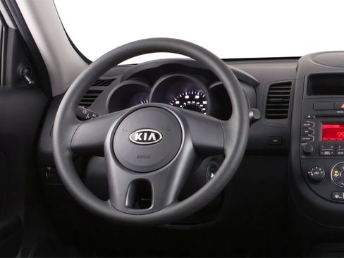 Used 2013 Kia Soul + w/ Audio Pkg FWD image 4