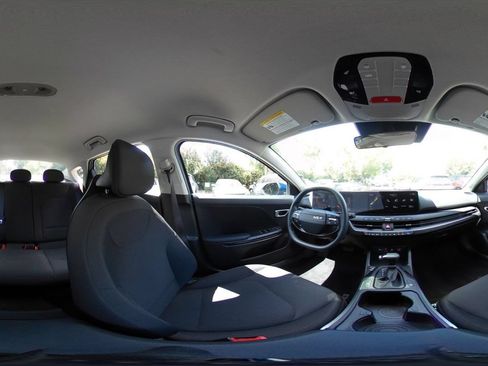 Used 2026 Kia K4 FWD image 40