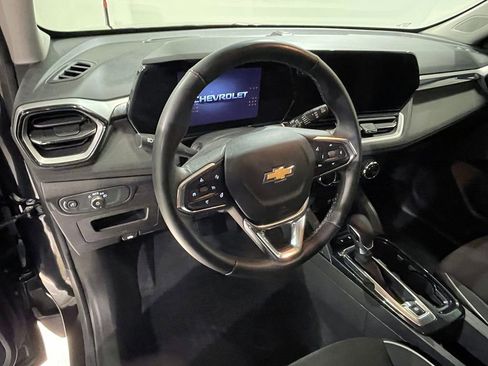Used 2025 Chevrolet TrailBlazer LT w/ Convenience Package FWD image 22