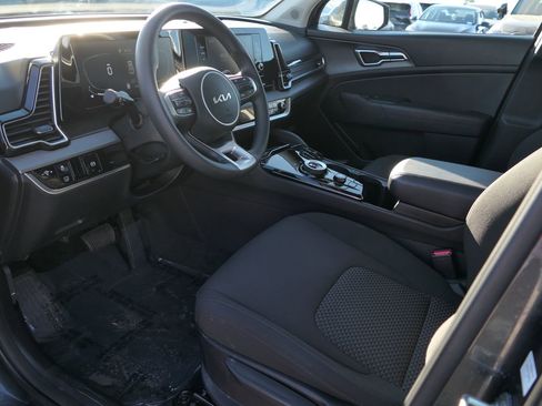 Used 2023 Kia Sportage LX image 11