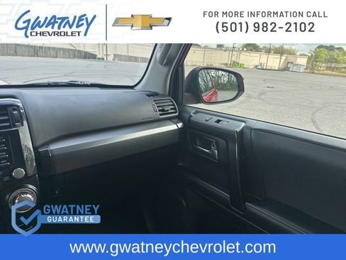 Used 2024 Toyota 4Runner TRD Off-Road Premium image 27