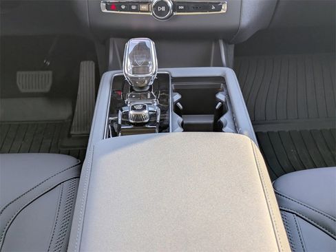 New 2026 Volvo XC90 B6 Plus w/ Protection Package Premier image 23