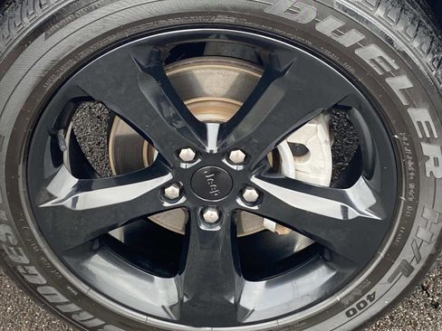 Certified 2023 Jeep Grand Cherokee Altitude image 29