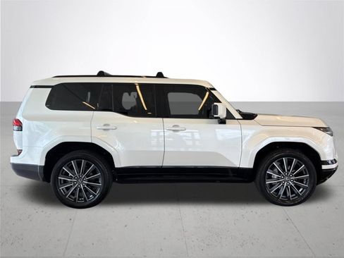 Used 2024 Lexus GX 550 w/ Cold Area Package AWD/4WD image 6