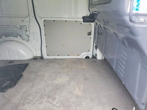 Used 2023 Mercedes-Benz Metris image 9