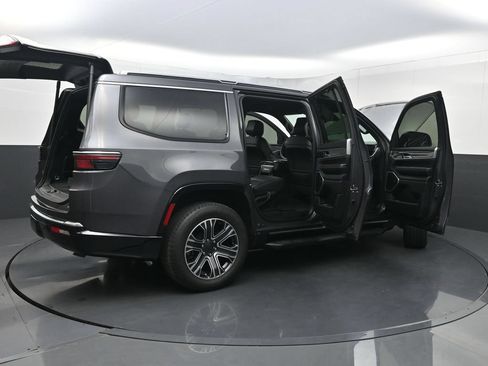 Used 2022 Jeep Wagoneer Series III w/ Convenience Group I AWD/4WD image 48
