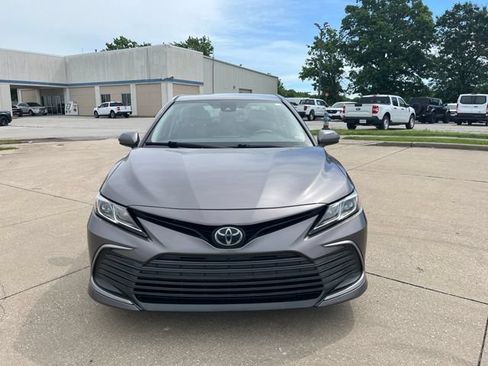 Used 2021 Toyota Camry LE FWD image 8