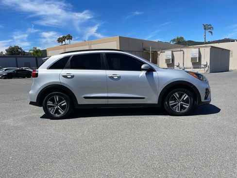 Used 2020 Kia Niro EX Premium w/ Paint Protection Package FWD image 4
