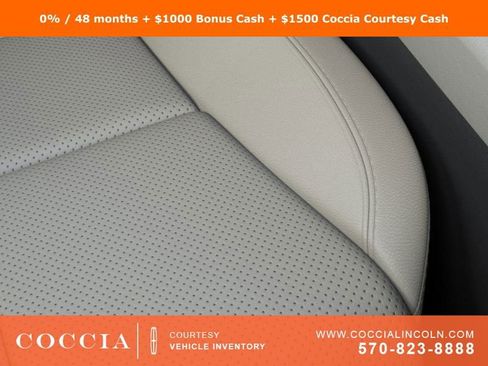 New 2025 Lincoln Aviator AWD image 16