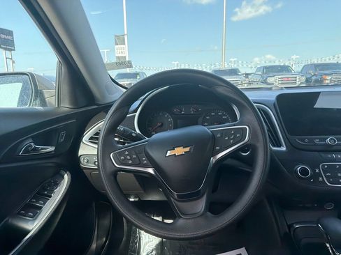Used 2024 Chevrolet Malibu LT FWD image 11