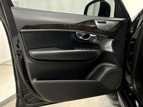 Used 2018 Volvo XC90 T8 Momentum w/ Convenience Package image 15