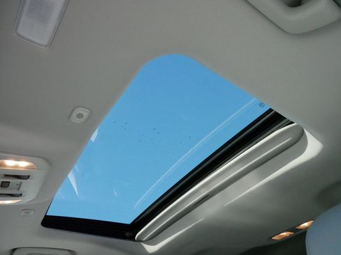 Certified 2026 Toyota Highlander XLE image 31