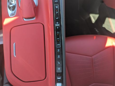 Used 2023 Chevrolet Corvette Stingray Premium Conv w/ Z51 Performance Package RWD image 35