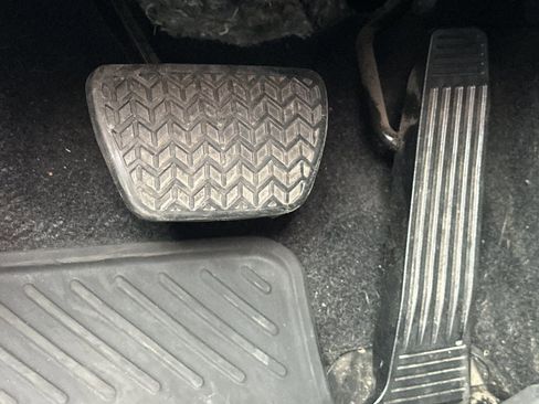 Used 2024 Toyota Camry SE image 41