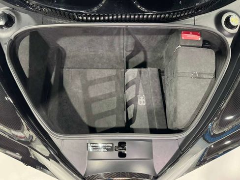 Used 2022 Bugatti Chiron Pur Sport image 32