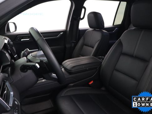 Used 2026 GMC Acadia Elevation w/ Elevation Premium Package FWD image 22