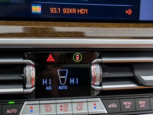 Certified 2024 BMW X3 xDrive30i w/ Premium Package image 29