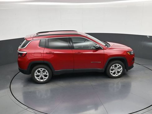 Used 2024 Jeep Compass Latitude AWD/4WD image 35
