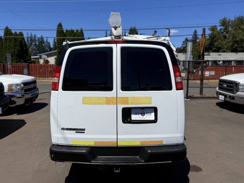 Used 2013 Chevrolet Express 2500 RWD image 9