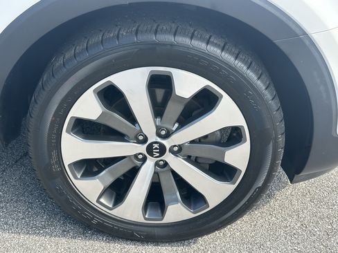 Used 2020 Kia Telluride EX w/ EX Premium Package FWD image 13