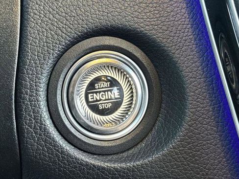 Used 2022 Mercedes-Benz GLC 300 4MATIC image 24