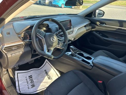 Used 2023 Nissan Altima 2.5 SV image 21