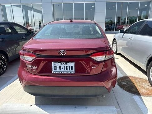 Used 2025 Toyota Corolla LE w/ LE Premium Package FWD image 8