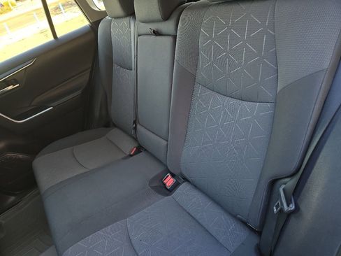 Used 2020 Toyota RAV4 XLE image 29