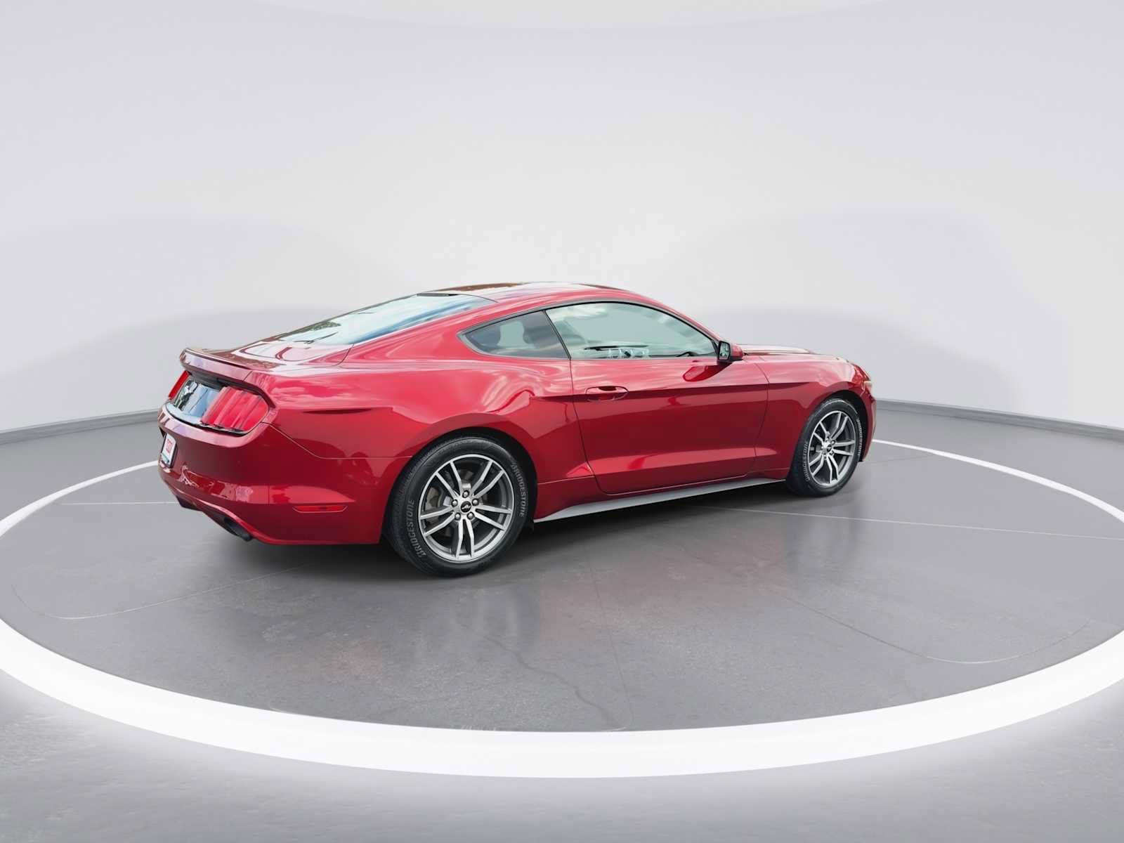 Used 2016 Ford Mustang Coupe RWD image 8