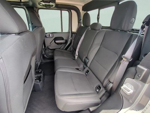 Used 2021 Jeep Gladiator Sport AWD/4WD image 13