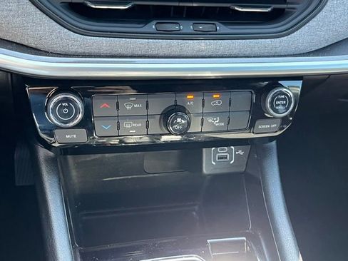 Used 2024 Jeep Compass Sport AWD/4WD image 21