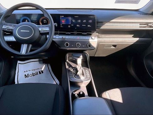 Used 2024 Hyundai Kona SE FWD image 8
