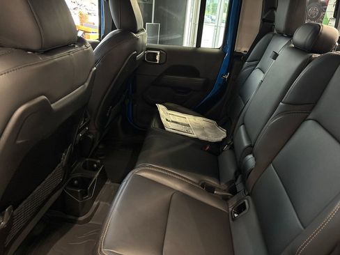 New 2025 Jeep Gladiator Sport image 13