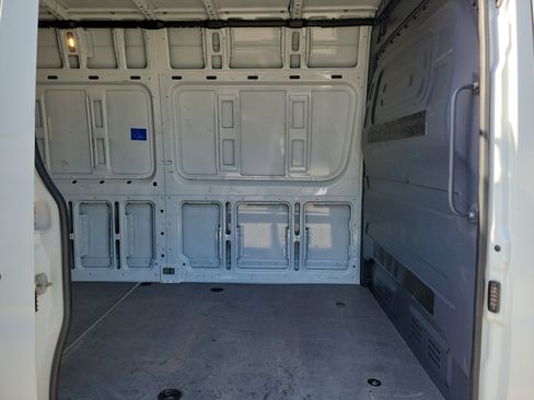 Used 2022 Mercedes-Benz Sprinter 2500 image 7