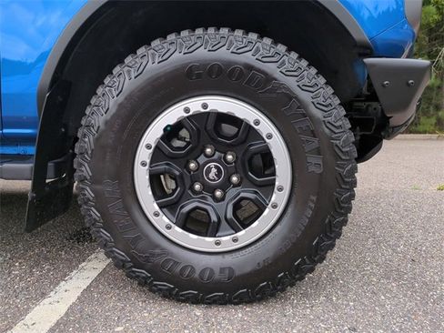 Used 2023 Ford Bronco Badlands image 11