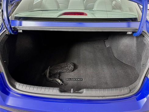 Used 2022 Hyundai Elantra SEL image 23