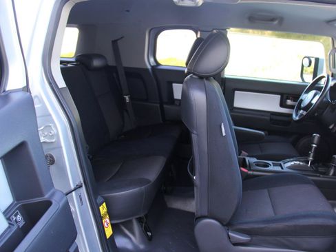 Used 2007 Toyota FJ Cruiser 4WD image 25