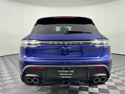 Certified 2024 Porsche Macan AWD/4WD image 11