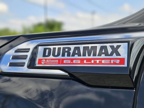 Used 2024 GMC Sierra 2500 Denali w/ Denali Reserve Package image 11