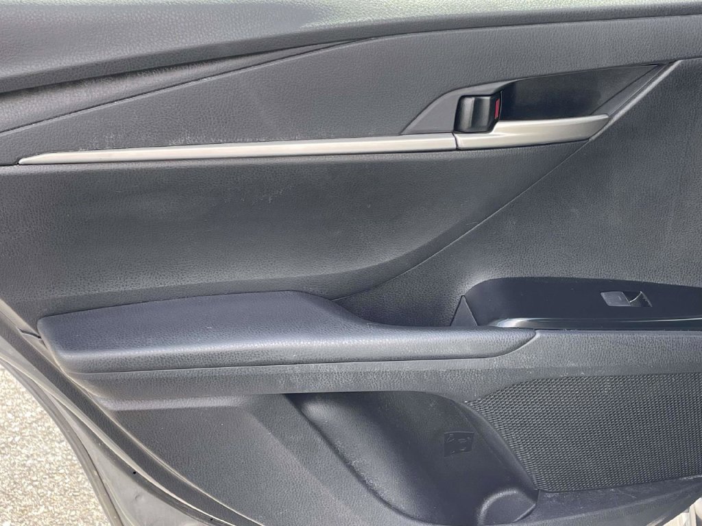 Used 2025 Toyota Camry SE FWD image 11