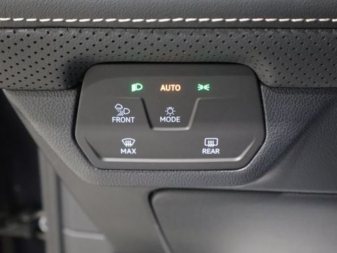 Used 2025 Volkswagen Atlas SE AWD/4WD image 29