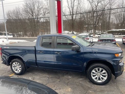 Used 2022 Chevrolet Silverado 1500 Custom w/ Safety Confidence Package image 6