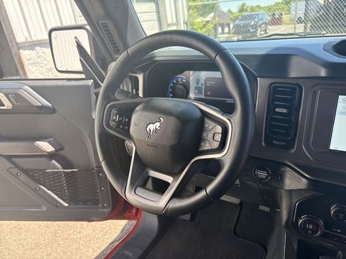 Used 2023 Ford Bronco Outer Banks AWD/4WD image 17